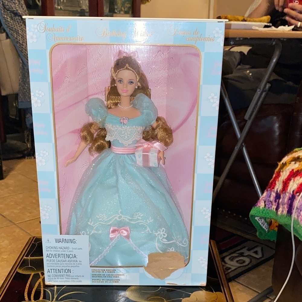 1999 Mattel Birthday Wishes Collector Edition Barbie Doll in Box (BX40)